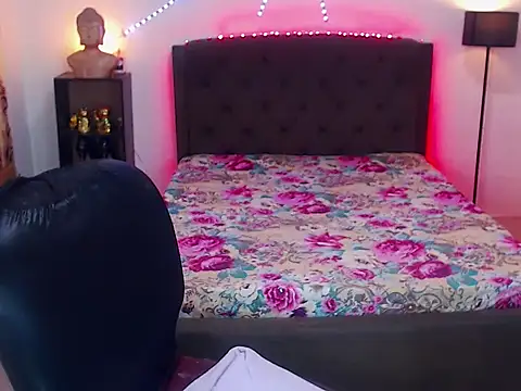 PlayfullOliviaTS live sex cam