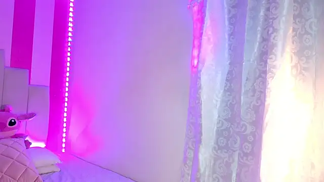 AliiceBrown_'s cam snapshot