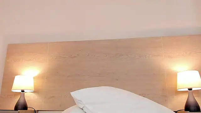 dolleyes10's cam snapshot