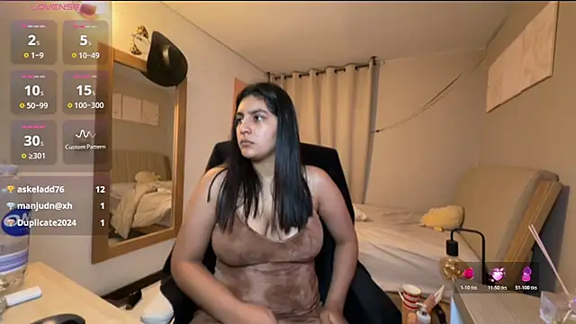 cloe_small's cam snapshot