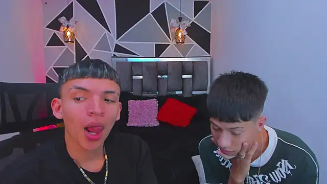 Juan_Nd_Steven's cam snapshot