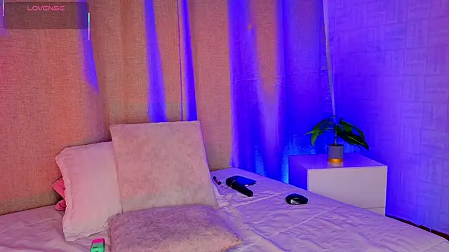 mia_bonneett's cam snapshot