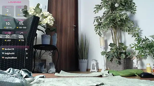 Squirtmania live sex cam