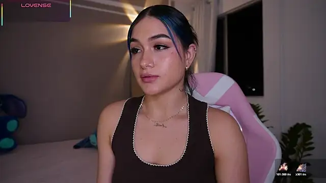AnnyHizzle live sex cam