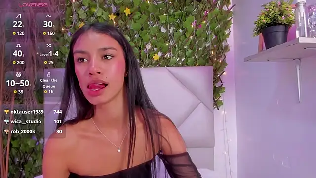 Anniie__Evans's cam snapshot