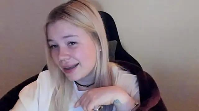 Lulu_Di's cam snapshot