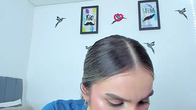 im_sarah34's cam snapshot