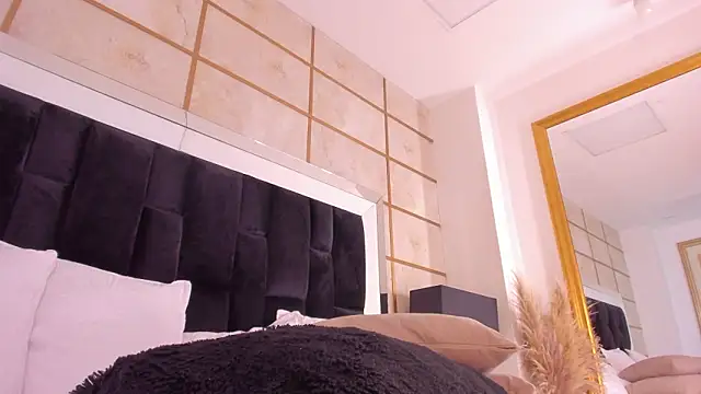 RoxyLior's cam snapshot