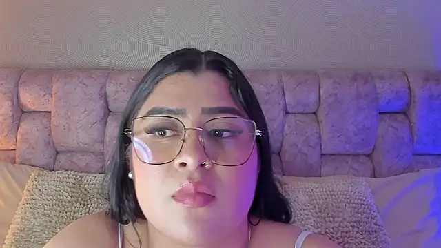 Emilyboobss's cam snapshot