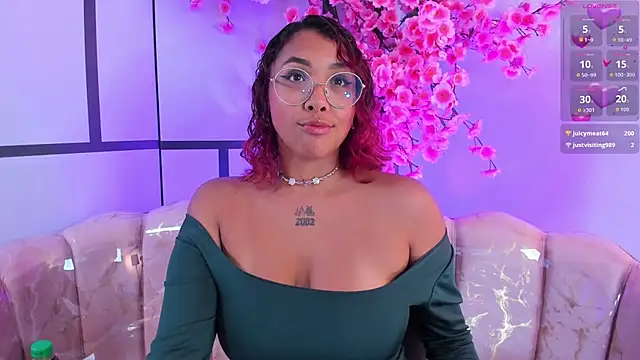 Olivejoness's cam snapshot