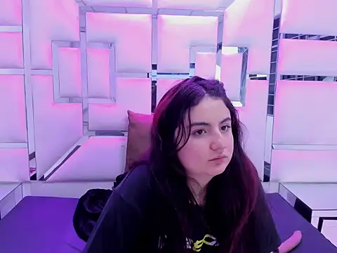 IsabelDelacroix's cam snapshot