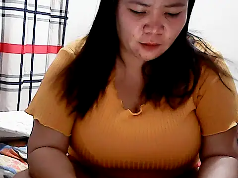 HornyPussie69's cam snapshot