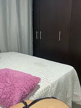 Melanyprada live sex cam
