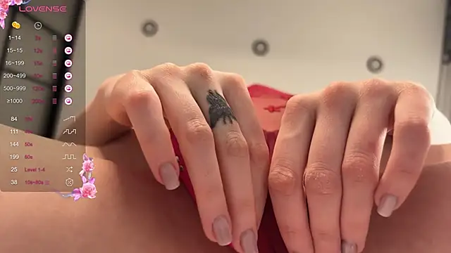 MiraJuicyJune's cam snapshot