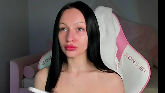 NaomiBlakes's cam snapshot