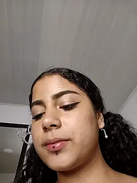 Spicy_Nesss live sex cam