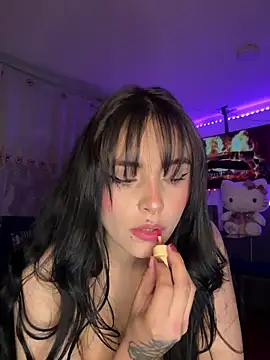 salome_polaniiee's cam snapshot