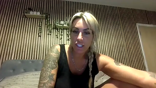 poppyinga1 live sex cam