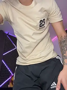 bigryann23 live sex cam