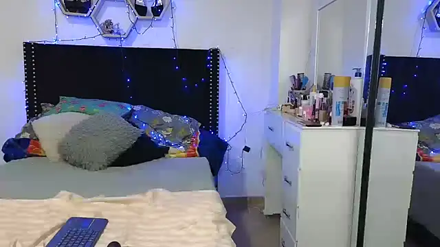 charlotte_077's cam snapshot