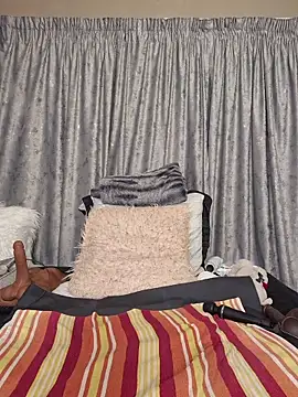 ThickianaRider live sex cam