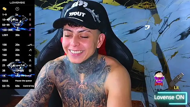 Kevin22_222 live sex cam