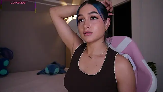 AnnyHizzle live sex cam
