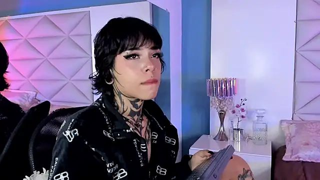 misstomie_'s cam snapshot