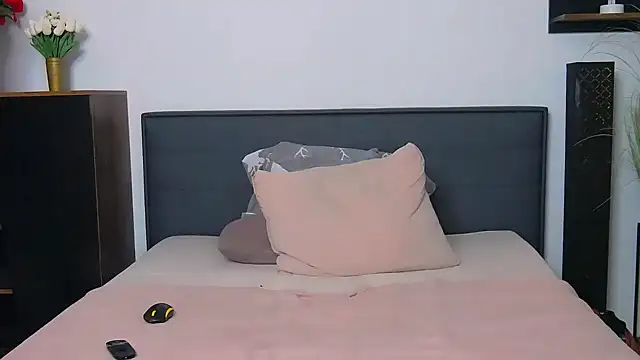 Fannie_Roberts's cam snapshot