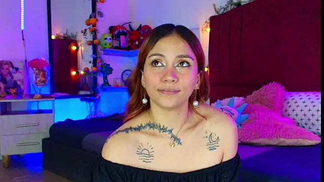 alisson_zafiro_'s cam snapshot