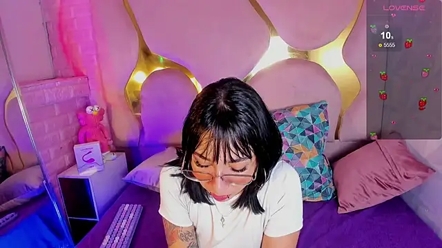 NaniiSisy's cam snapshot