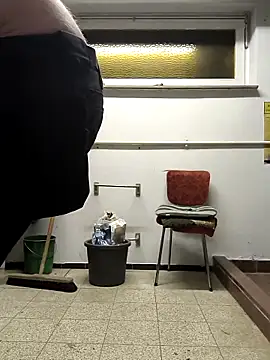 OdinWolf1990 live sex cam