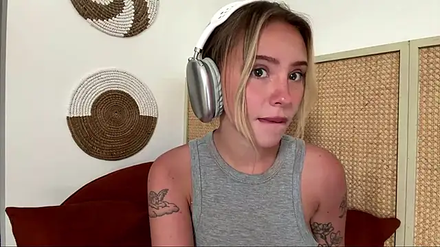 MartinaDeoliveira's cam snapshot