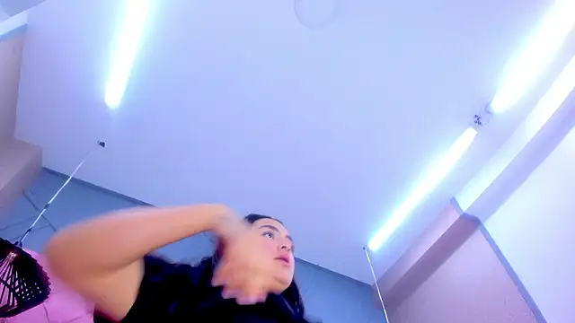 Sara_Burningg's cam snapshot