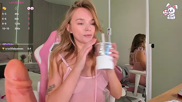 VirginChloe live sex cam