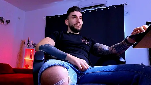 MightyAaron66's cam snapshot