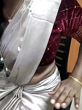 Tamilmallu-duskygirl03's cam snapshot