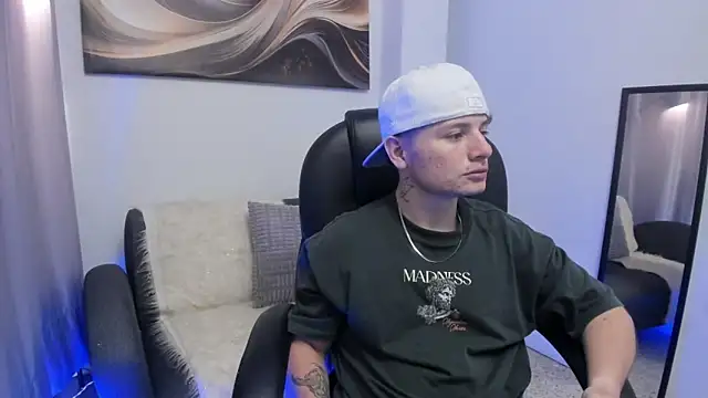 Leoo_Miller's cam snapshot