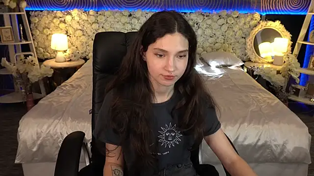 BabyFlowerr's cam snapshot