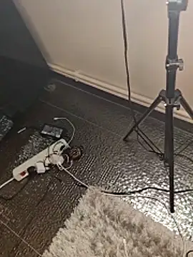 AvaDivaMilf live sex cam