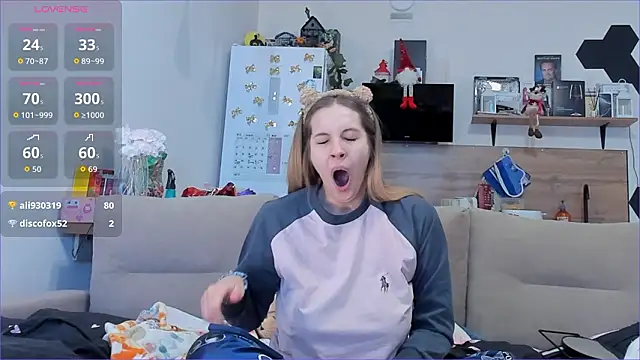 Girl_alone_home's cam snapshot