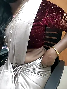 Tamilmallu-duskygirl03's cam snapshot