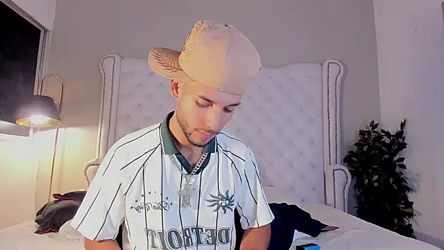 Thiagoferreti's cam snapshot