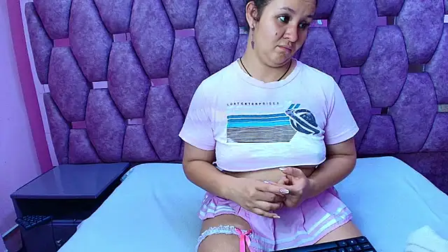 AlaSmith's cam snapshot