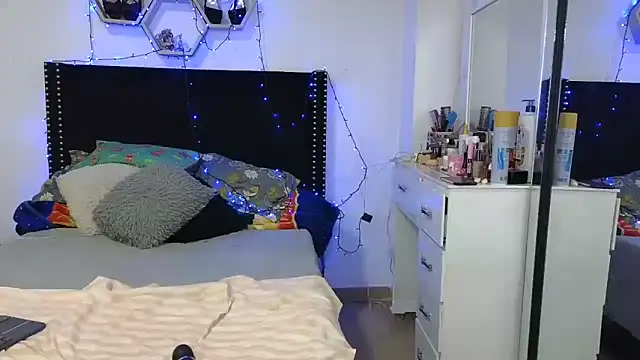 charlotte_077's cam snapshot