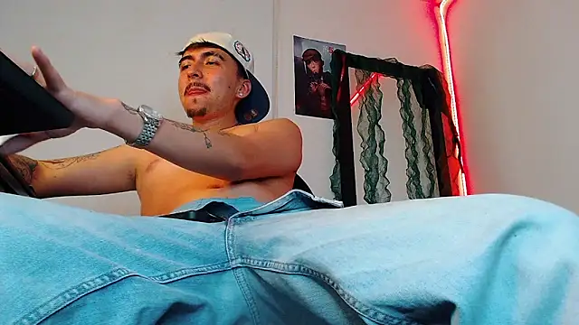 liamty_luxor's cam snapshot