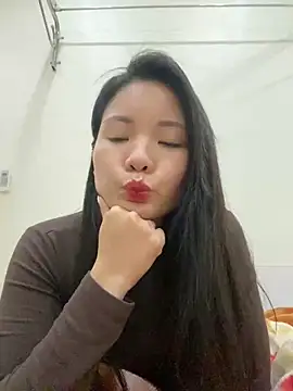 Bee_Yellow00's cam snapshot