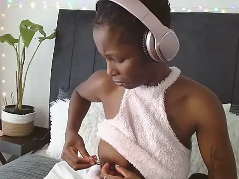 SoftRosee's cam snapshot