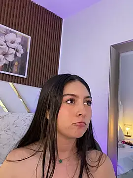 Emelie_Ch1's cam snapshot