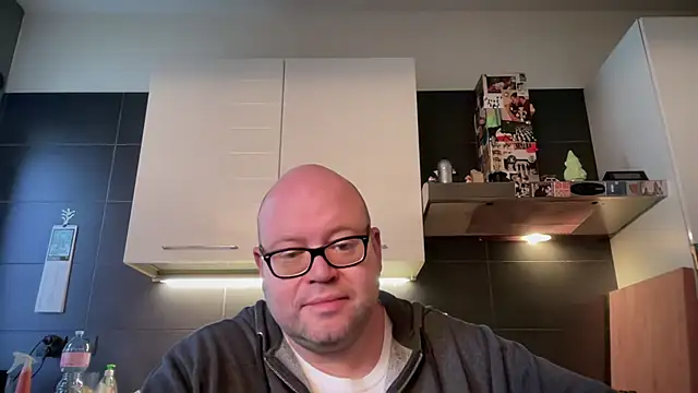 theitalianbear live sex cam